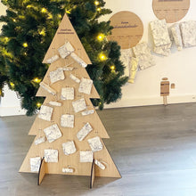 Indlæs billede til gallerivisning Juletræ m. gravering & fod