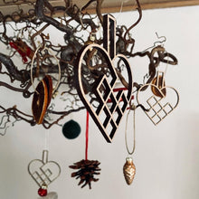 Indlæs billede til gallerivisning Julehjerter - Udskåret