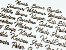 Indlæs billede til gallerivisning Bordkort - Udskåret navn